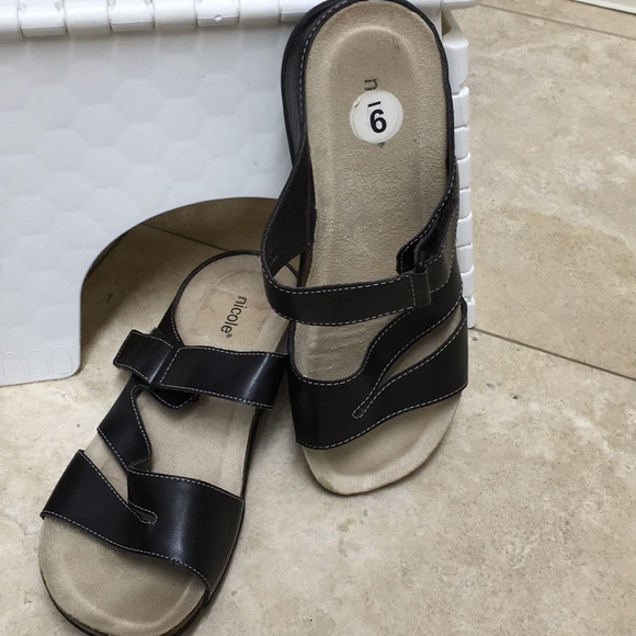 Nicole Brown Vegan Leather Flat Comfort Slip On Sandals w/ adjustable Strap - Picture 5 of 7